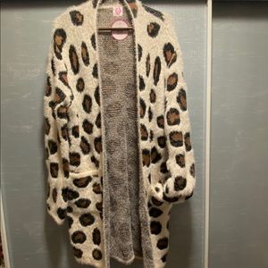 Leopard print cardigan with pockets